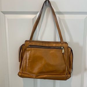 HOBO Affinity Leather Handbag in Camel